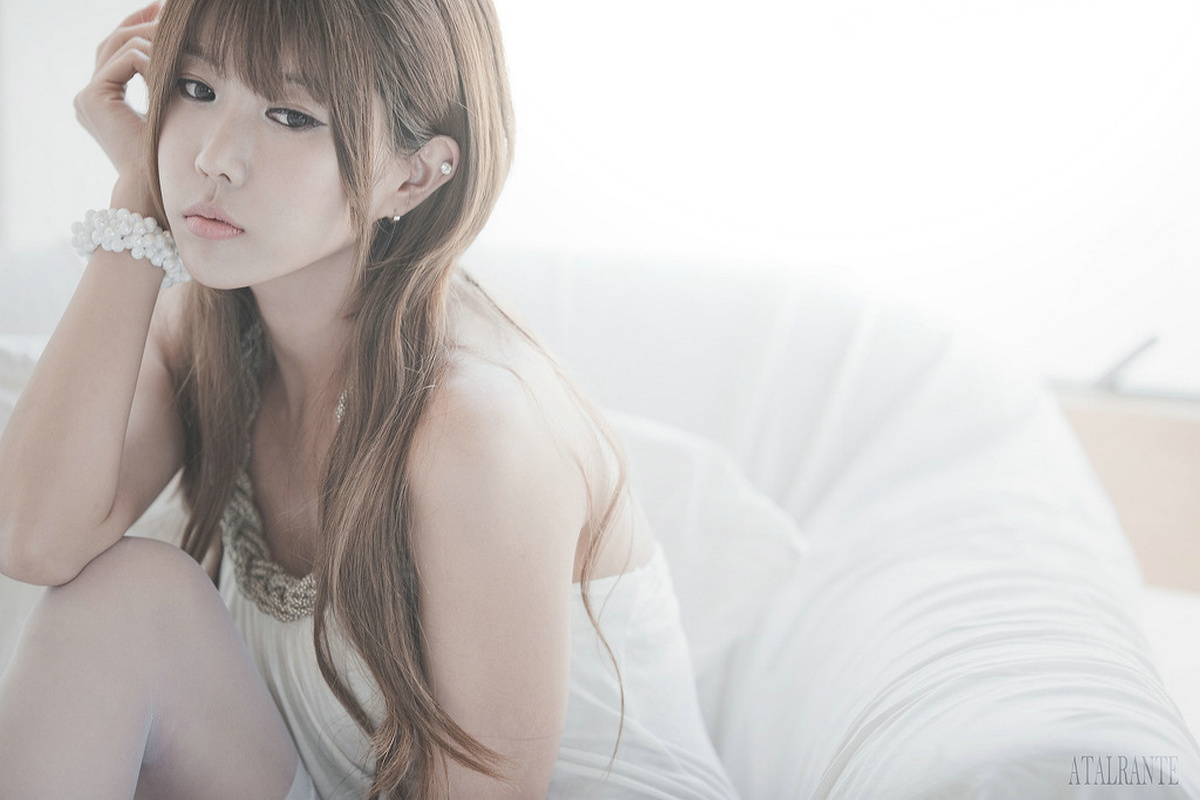 [网络收集]  韩国MODEL许允美--天使一样，可爱白丝